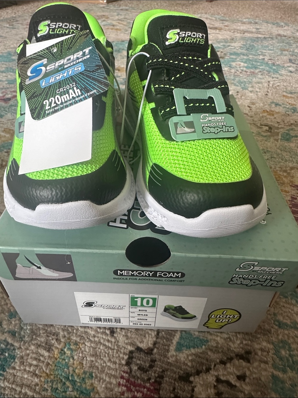 Boys Toddler Size 10 Light-Up Step-In Sneakers in Neon Green